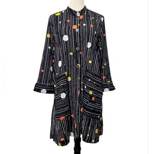 John Mark Size Medium Artsy Button Front Long Tunic Black White Abstract Pockets
